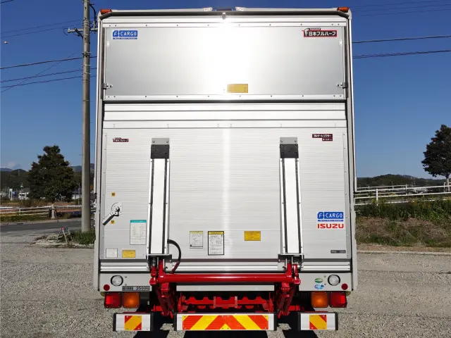 いすゞ フォワード 2RG-FRR90S2(2WD)の写真9