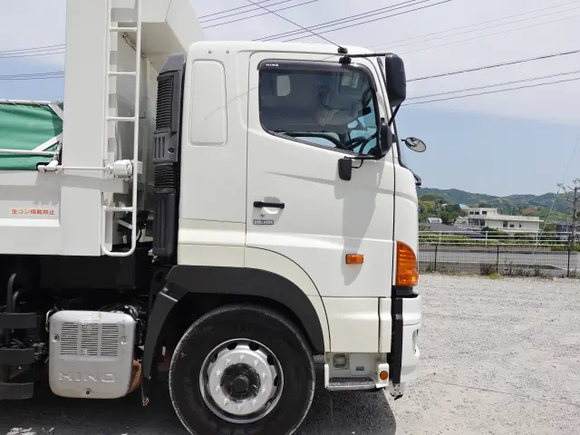 日野 プロフィア QPG-FS1AKDA(6x4)の写真6