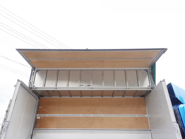 いすゞ フォワード TKG-FRR90T2(2WD)の写真11