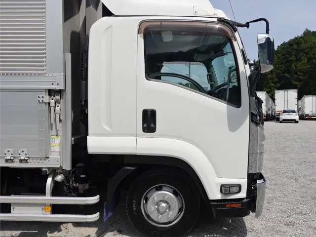 いすゞ フォワード 2RG-FRR90T2(2WD)の写真7