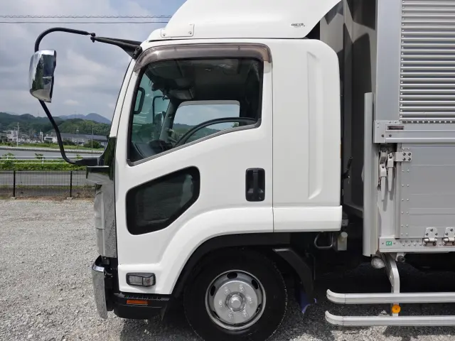 いすゞ フォワード 2RG-FRR90T2(2WD)の写真8