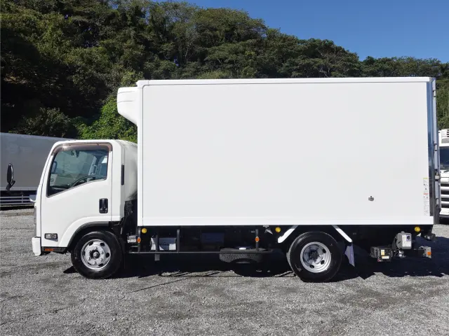 いすゞ エルフ 2RG-NPR88YN(2WD)の写真9