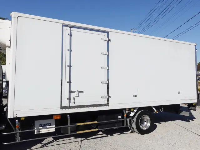 いすゞ フォワード TKG-FRR90T2(2WD)の写真10