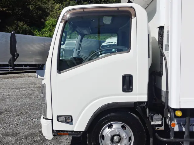 いすゞ エルフ 2RG-NPR88YN(2WD)の写真10