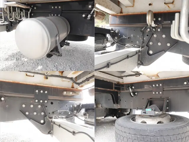 いすゞ ギガ QPG-CYJ77BA(8x4)の写真20