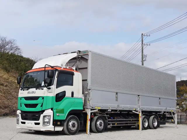 いすゞ ギガ QPG-CYJ77BA(8x4)の写真26