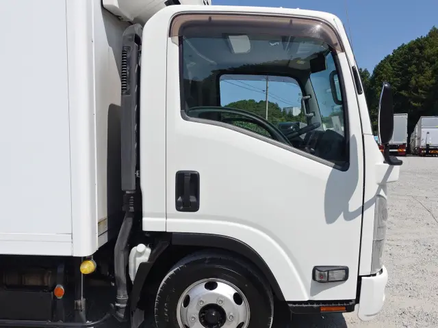 いすゞ エルフ TRG-LPR85AN(2WD)の写真4