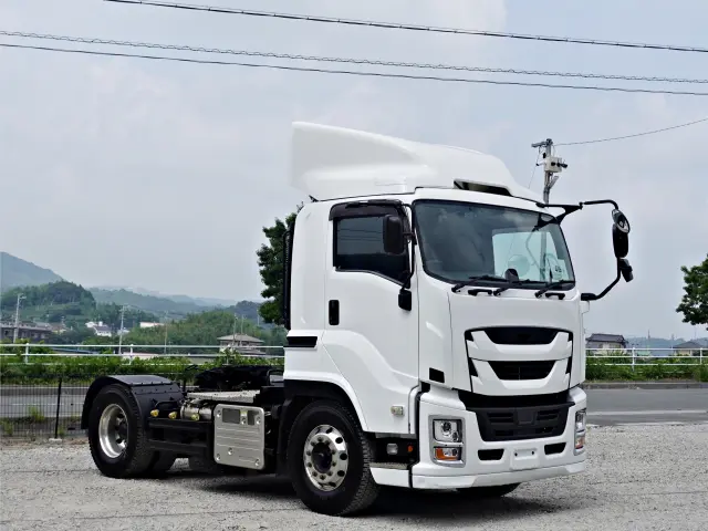 いすゞ ギガ 2PG-EXD52CE(2WD)の写真1