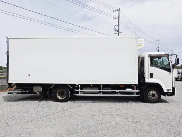 いすゞ フォワード TKG-FRR90T2(2WD)の写真10