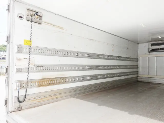 いすゞ フォワード TKG-FRR90T2(2WD)の写真17