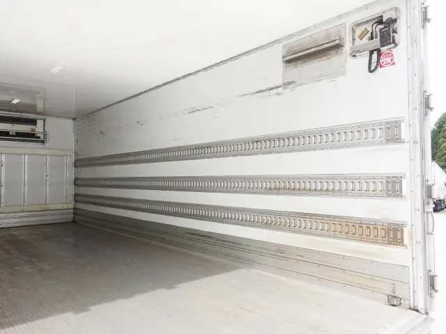 いすゞ フォワード TKG-FRR90T2(2WD)の写真18