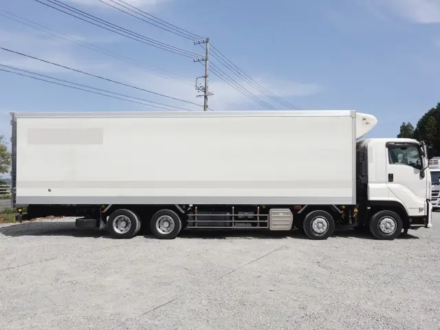 いすゞ ギガ QKG-CYJ77BA(8x4)の写真10