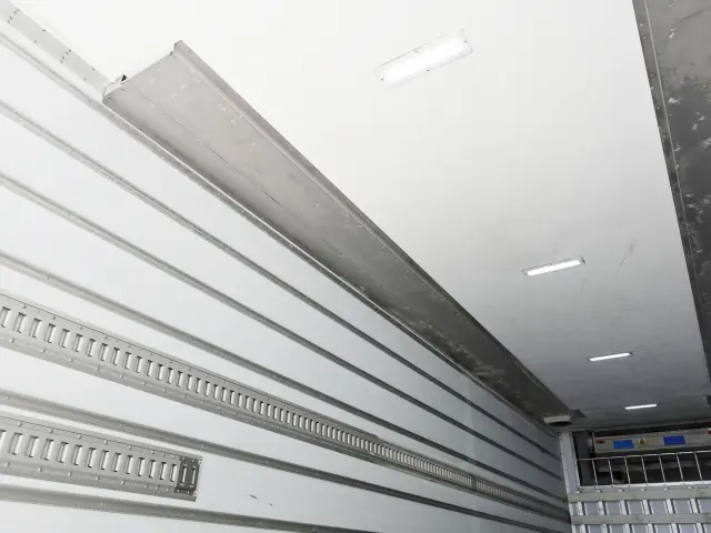 いすゞ ギガ QKG-CYJ77BA(8x4)の写真19