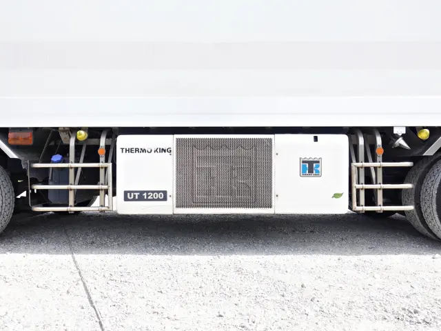 いすゞ ギガ QKG-CYJ77BA(8x4)の写真29