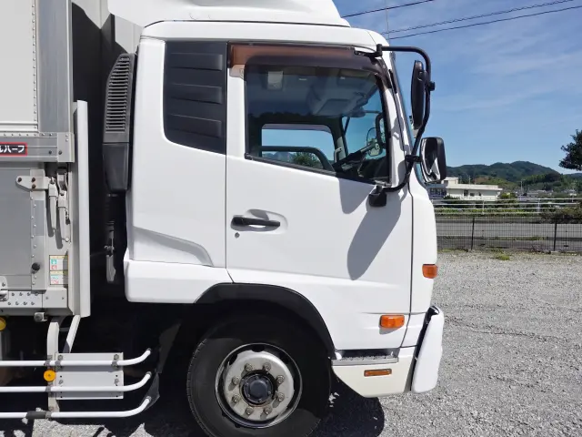 UD コンドル QKG-PK39CH(2WD)の写真4