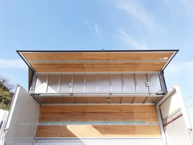 いすゞ フォワード TKG-FRR90S2(2WD)の写真15