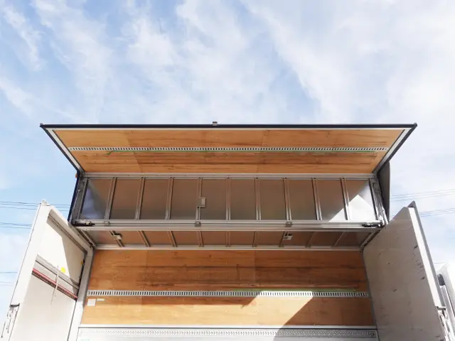 いすゞ フォワード TKG-FRR90S2(2WD)の写真16