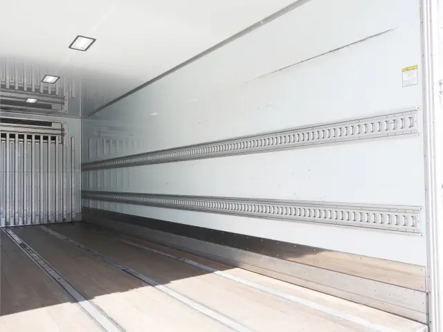 いすゞ フォワード TKG-FRR90T2(2WD)の写真17