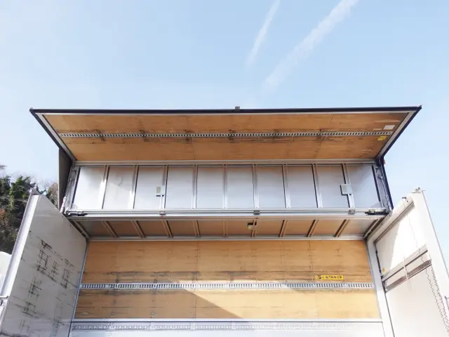 いすゞ フォワード TKG-FRR90T2(2WD)の写真15