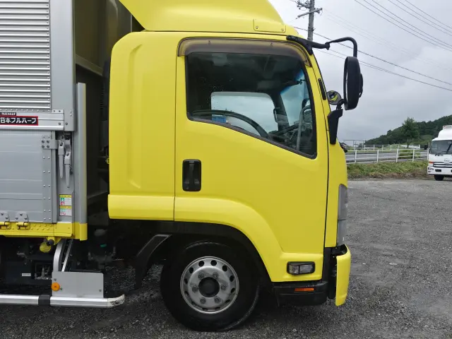 いすゞ フォワード 2RG-FRR90S2(2WD)の写真4