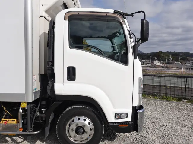 いすゞ フォワード 2PG-FRR90S1(2WD)の写真8