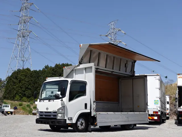 いすゞ エルフ BKG-AMR85AN(2WD)の写真16