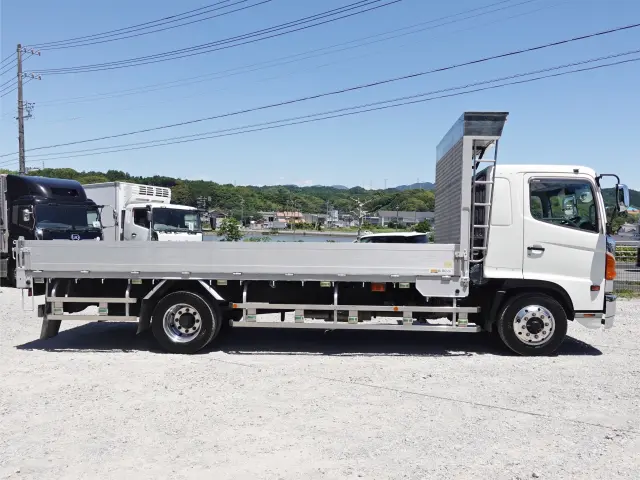 日野 レンジャー ADG-FE7JKWA(2WD)の写真9