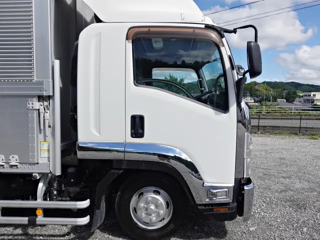 いすゞ フォワード 2RG-FRR90S2(2WD)の写真4