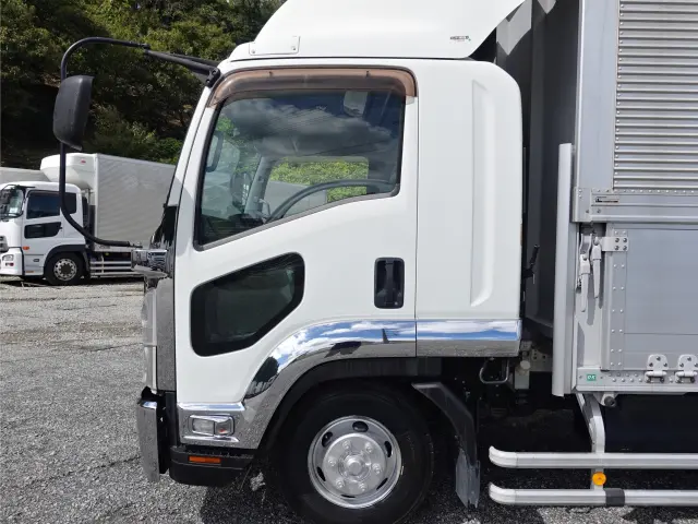 いすゞ フォワード 2RG-FRR90S2(2WD)の写真8