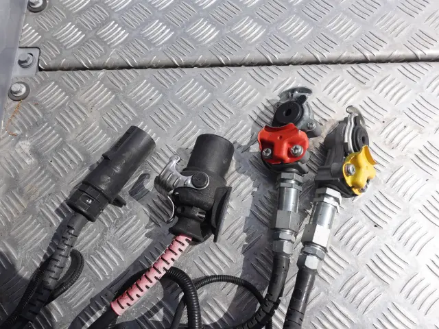 ＵＤ クオン 2RG-GK5DAB(2WD)の写真17