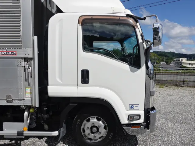 いすゞ フォワード TKG-FRR90T2(2WD)の写真4