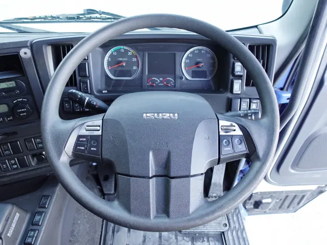 いすゞ ギガ QPG-CYJ77B(8x4)の写真26