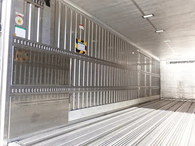 いすゞ ギガ QKG-CYJ77B(8x4)の写真11