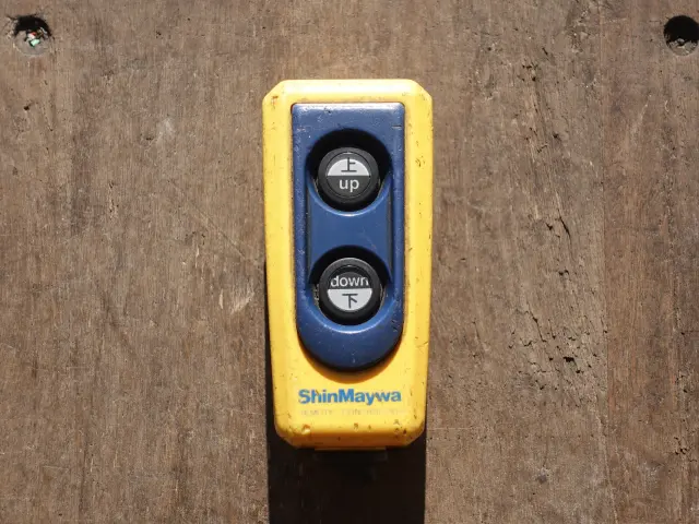 いすゞ フォワード PKG-FRR90S2(2WD)の写真18