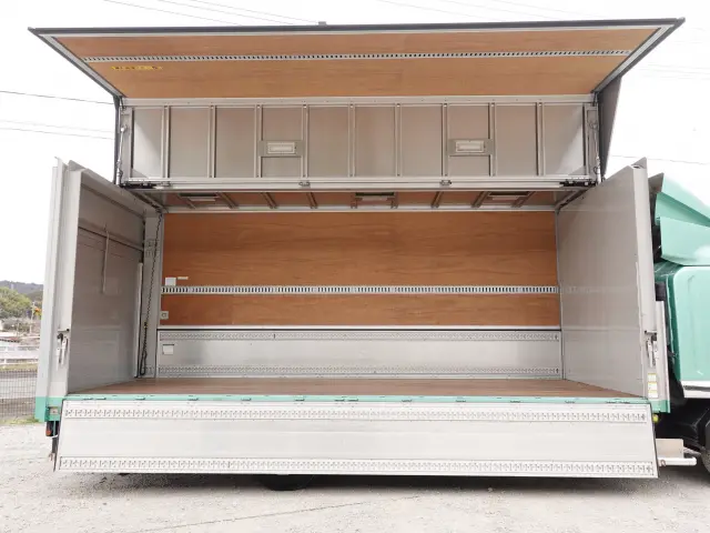 いすゞ フォワード 2RG-FRR90T2(2WD)の写真15