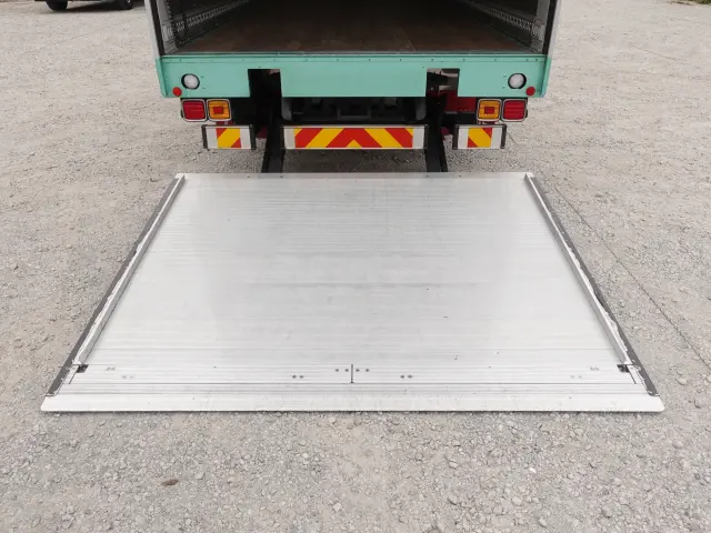 いすゞ フォワード 2RG-FRR90T2(2WD)の写真18