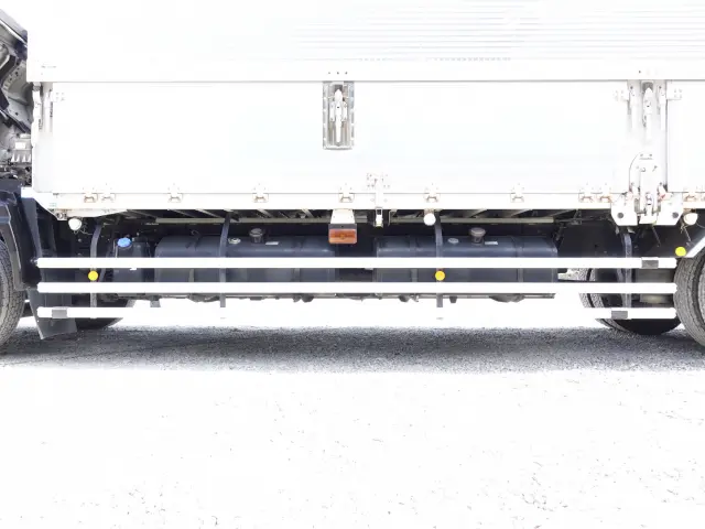 いすゞ ギガ QKG-CYL77A(6x2)の写真21