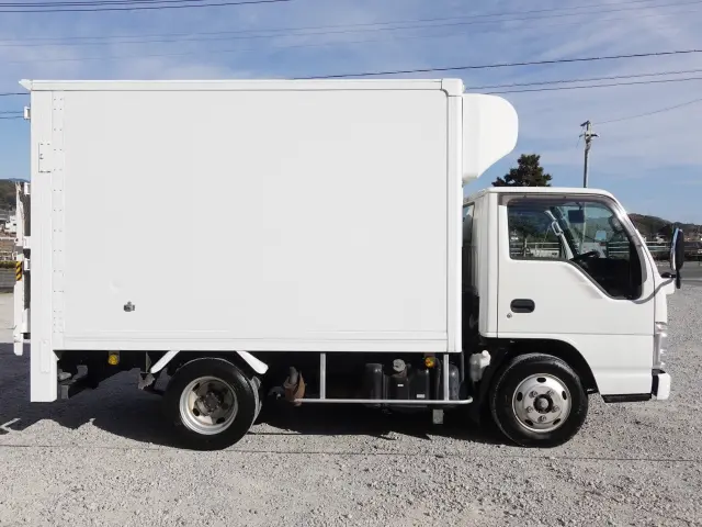 いすゞ エルフ BKG-AKR85AN(2WD)の写真9