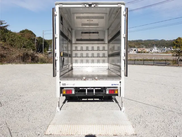 いすゞ エルフ BKG-AKR85AN(2WD)の写真12