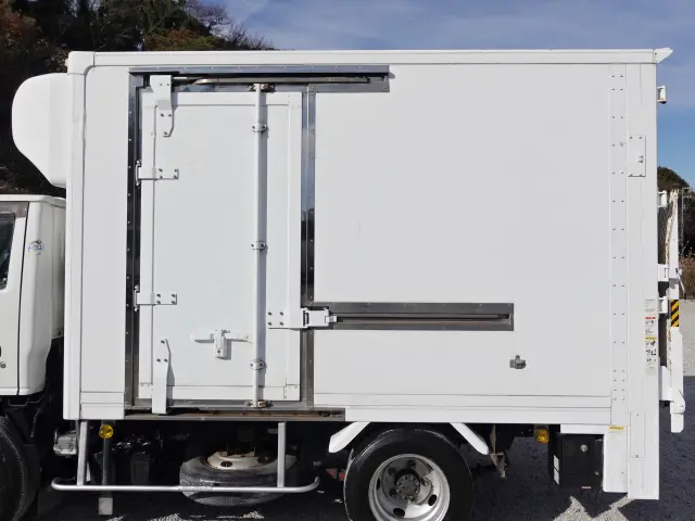 いすゞ エルフ BKG-AKR85AN(2WD)の写真13