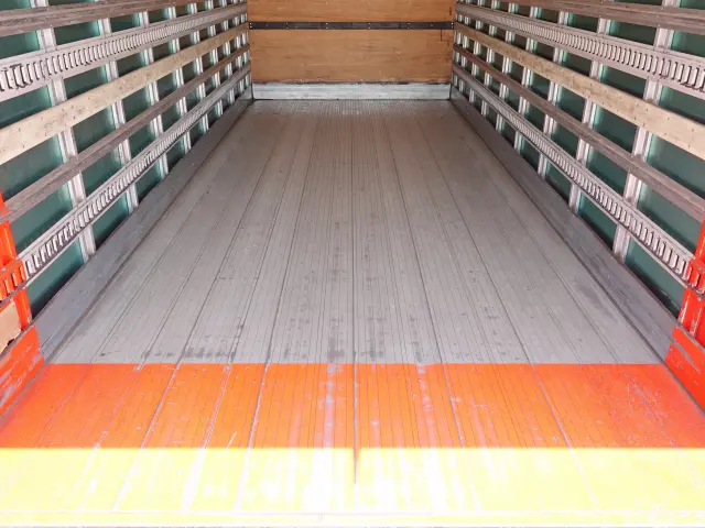 いすゞ フォワード LKG-FTR90T2(2WD)の写真14