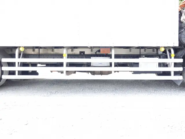 いすゞ フォワード LKG-FTR90T2(2WD)の写真17