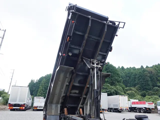 いすゞ フォワード QKG-FVZ34U2(6x4)の写真11