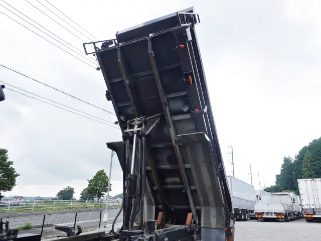 いすゞ フォワード QKG-FVZ34U2(6x4)の写真12