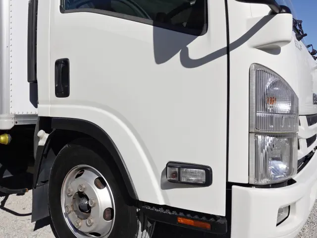 いすゞ エルフ 2RG-NPR88YN(2WD)の写真6