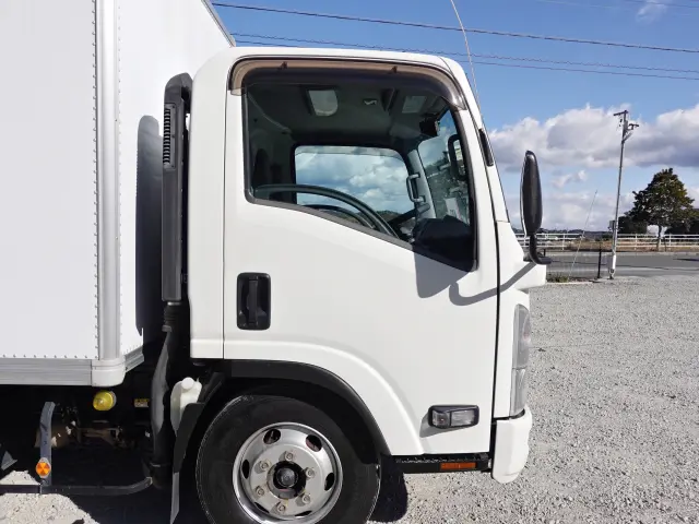 いすゞ エルフ 2RG-NPR88YN(2WD)の写真7