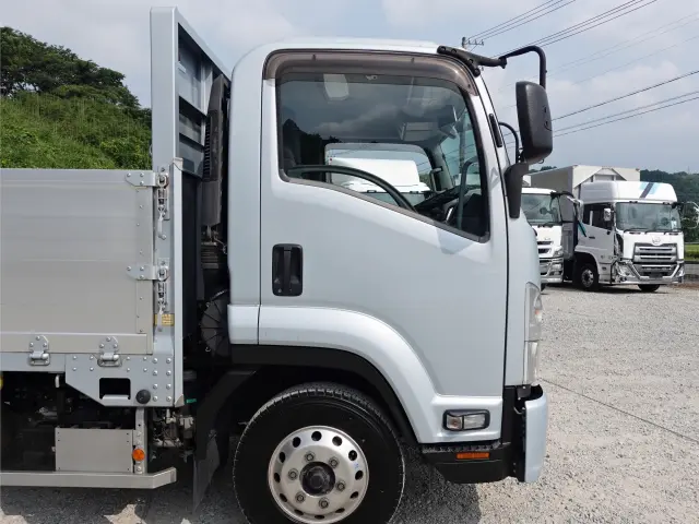 いすゞ フォワード 2PG-FRR90S2(2WD)の写真4