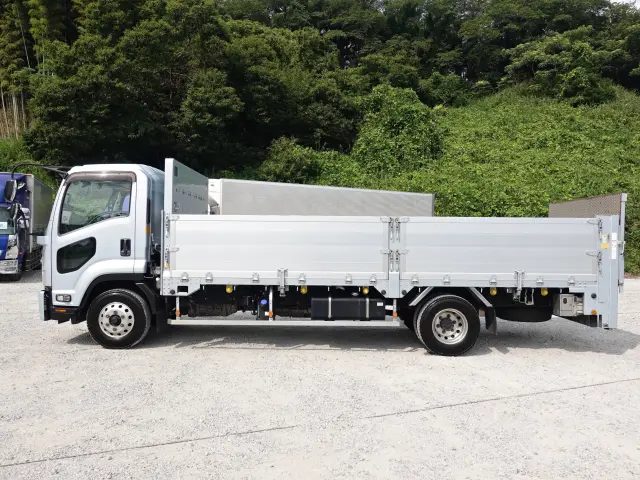 いすゞ フォワード 2PG-FRR90S2(2WD)の写真9