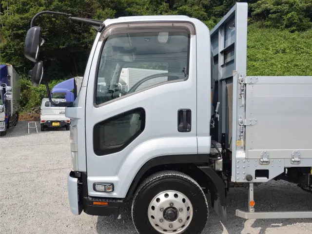 いすゞ フォワード 2PG-FRR90S2(2WD)の写真10