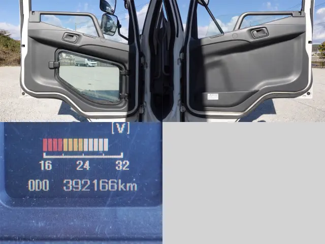 三菱 ファイター PJ-FQ62F(6x4)の写真26